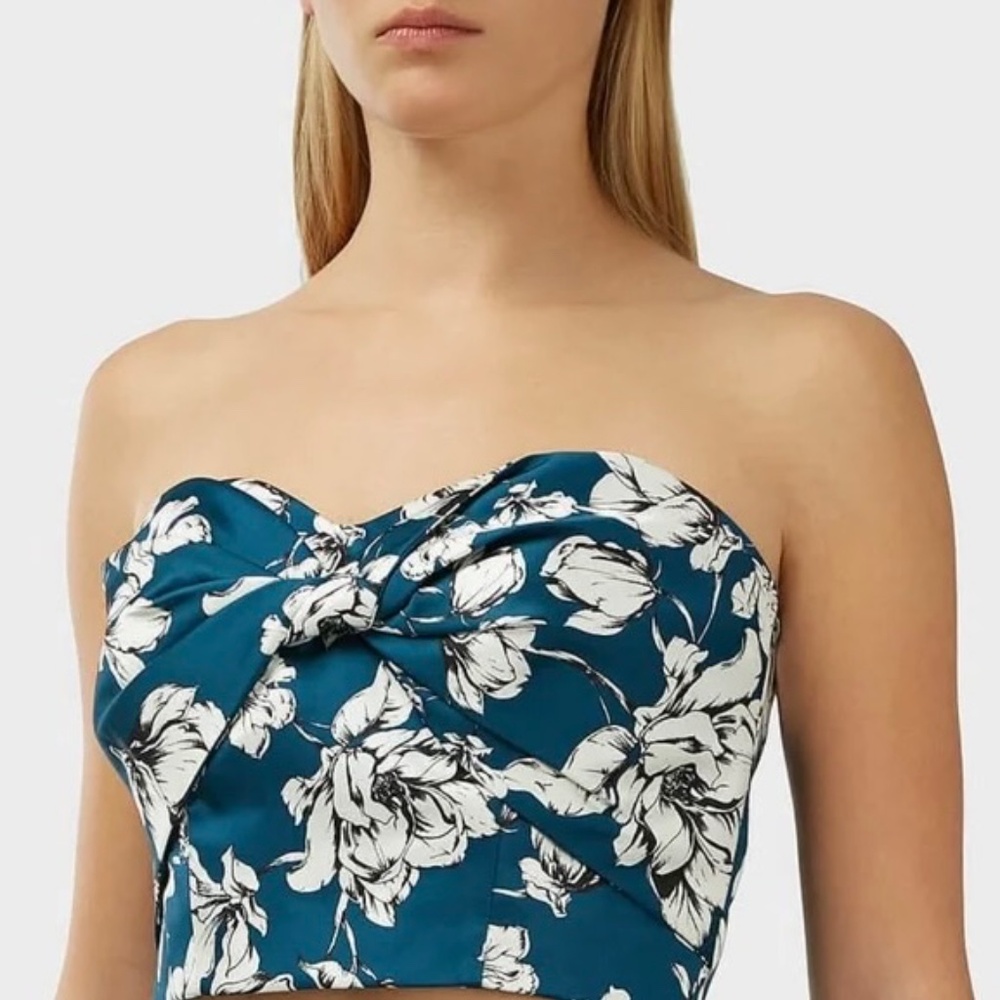 AMUR Ona Bustier Crop Top Twisted Front